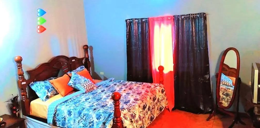 Bed and Breakfast Major Key Curepe Отель типа 